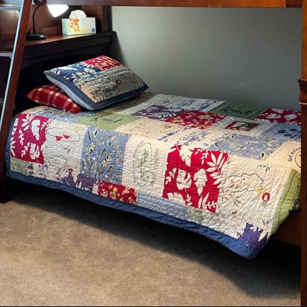 POTTERY BARN KIDS • TWIN QUILT & SHAM • ALOHA SURF